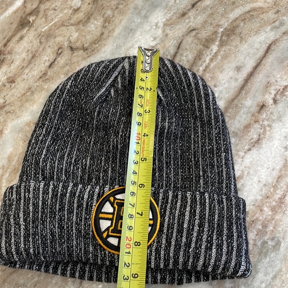 Boston Toque - Picture 7 of 7
